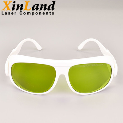 lunettes protectrices de laser de verre vert en verre OD4+ VLT60% de sécurité des lasers de la fibre 1070nm pour 190~450nm et 800~1100nm